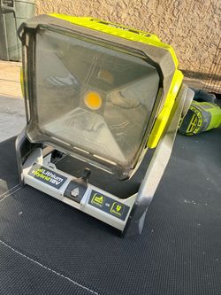 Ryobi P721 18V ONE+ Hybrid 20-Watt LED Work Light