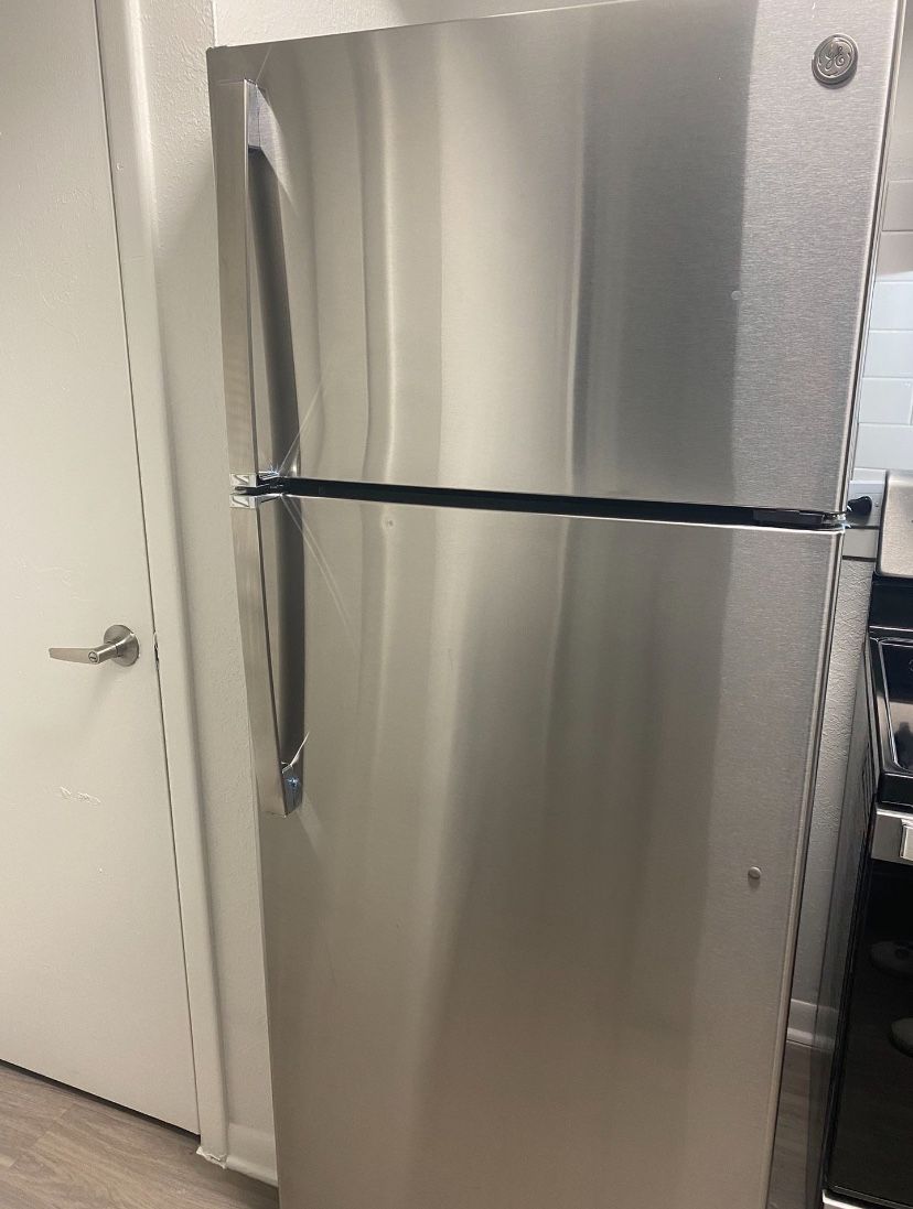 Ge Top Freezer Refrigerator 