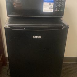 3ft Mini Fridge + Microwave 