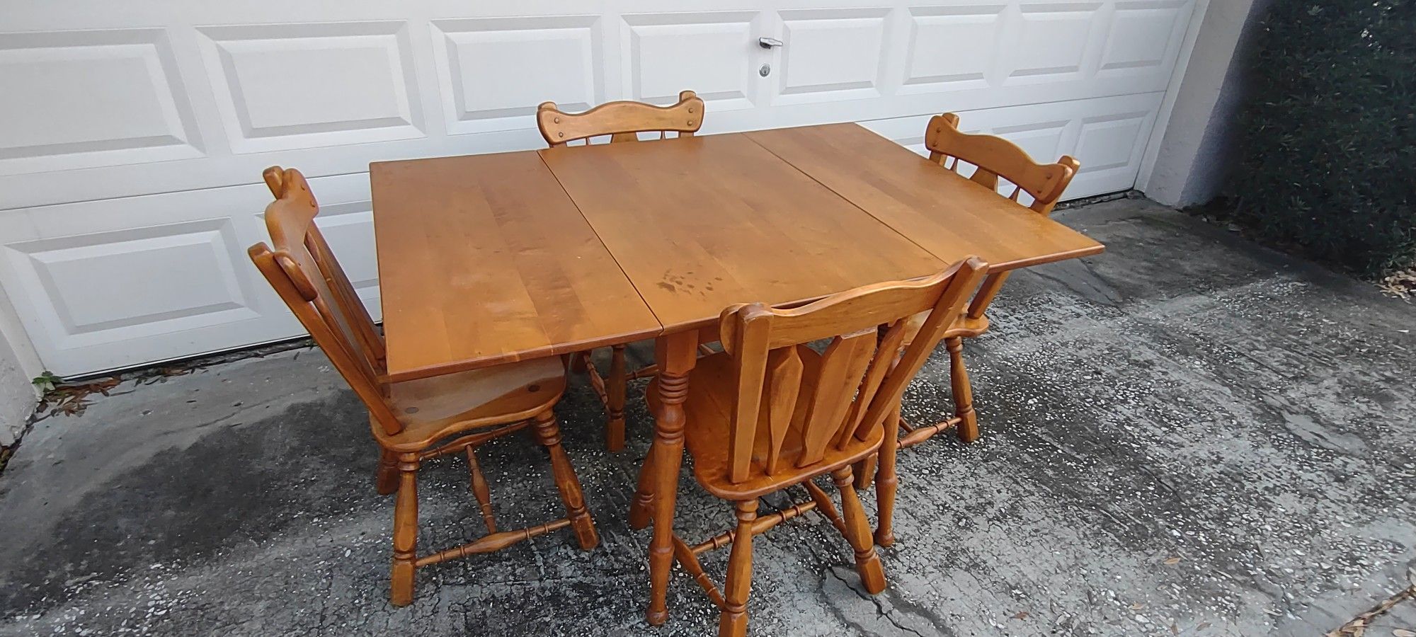 Solid Maple Table With Drop Leaf And 4 Chairs