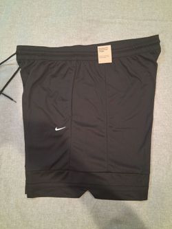 Men's nike basketball shorts size XXL NEW