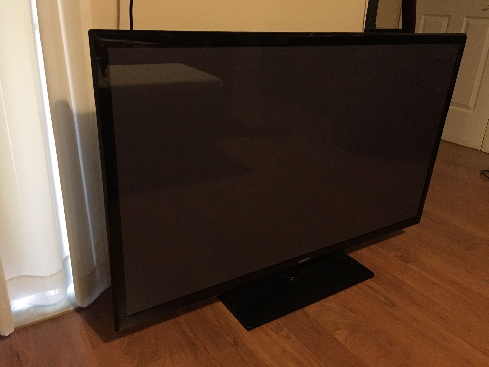 Samsung 51” plasma DOES NOT TURN ON. Sold for parts.