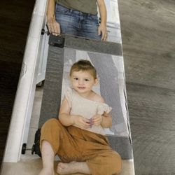 NEW Baby Delight Span 48 Expandable Folding Gate New, Open Box 27" High 30" to 48" Wide Pressure Mounted