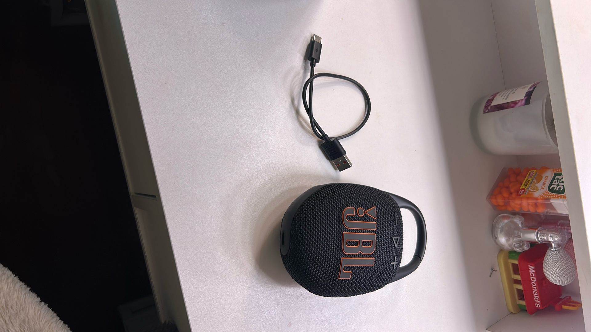 JBL Speaker Clip 5 With JBL Charger