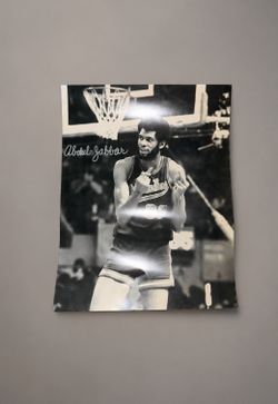 Kareem Abdul-Jabbar Hand Signed Milwaukee Bucks Photo – Vintage NBA Autograph