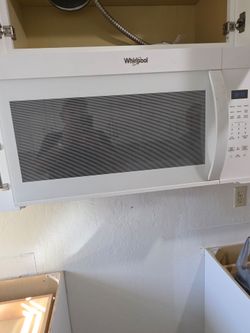 Whirlpool over range microwave like new