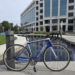 19.5 lb. All-Carbon Trek Madone 4.5 Racing Bike