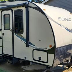 2017 Sonic 190vrb By Venture RV 