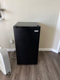 Igloo Mini Fridge