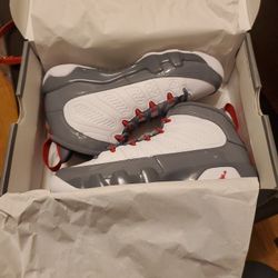 Jordan 9 Retro Fire Reds Size 7