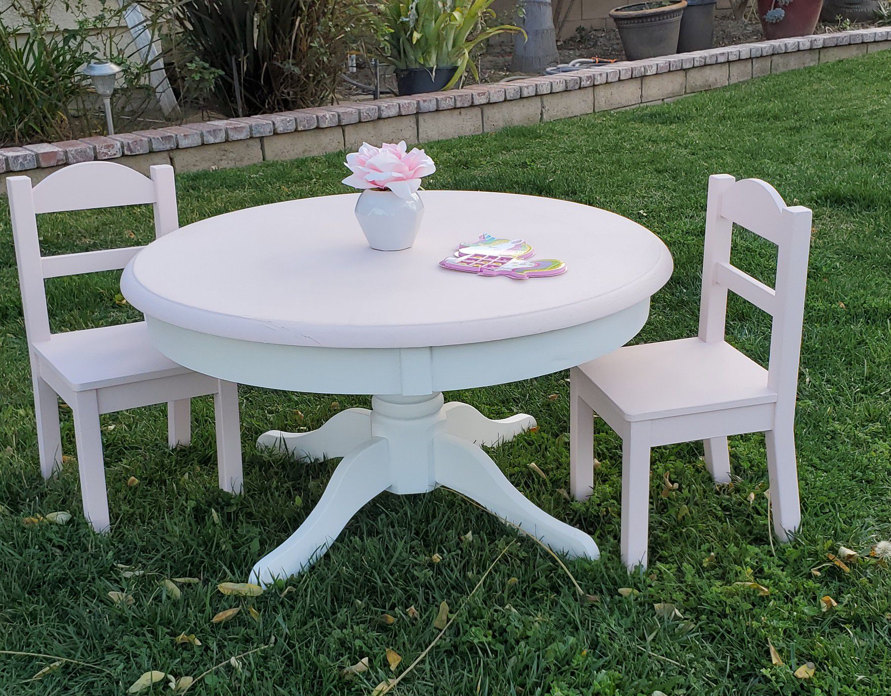Pink & white kids table w/2 chairs