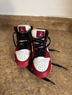 Kid baseball cleats