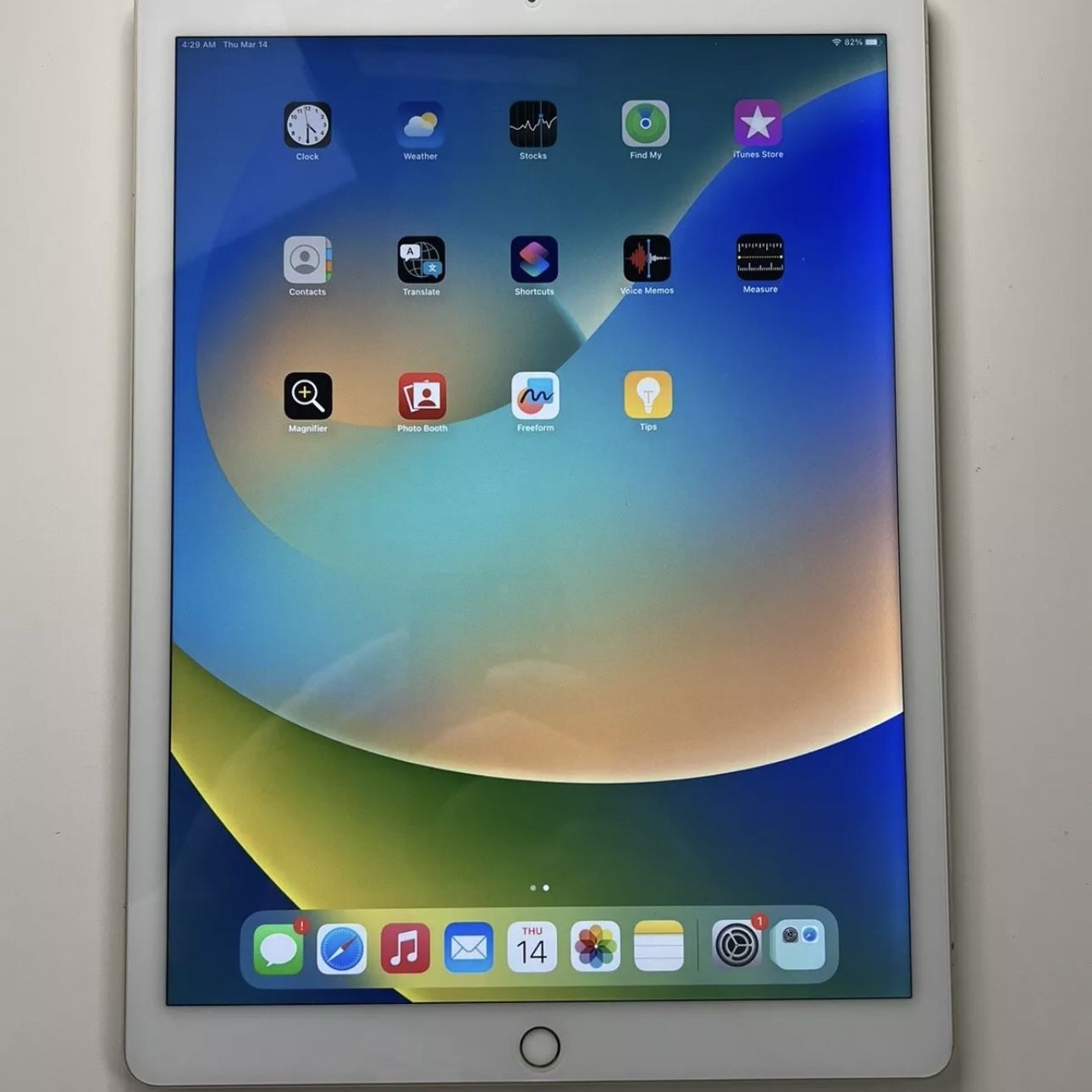 Apple iPad Pro 1st Gen. 32GB, Wi-Fi, 12.9 in - Gold