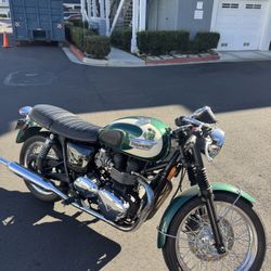 Triumph Bonneville T100 09’ Model 