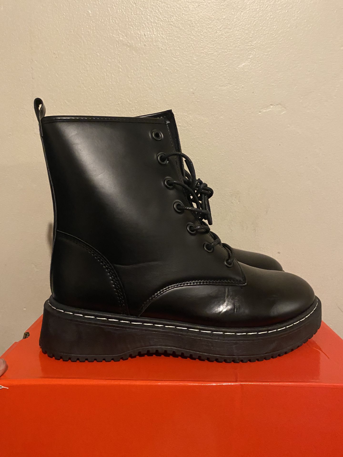 Black Boots Women’s 9 