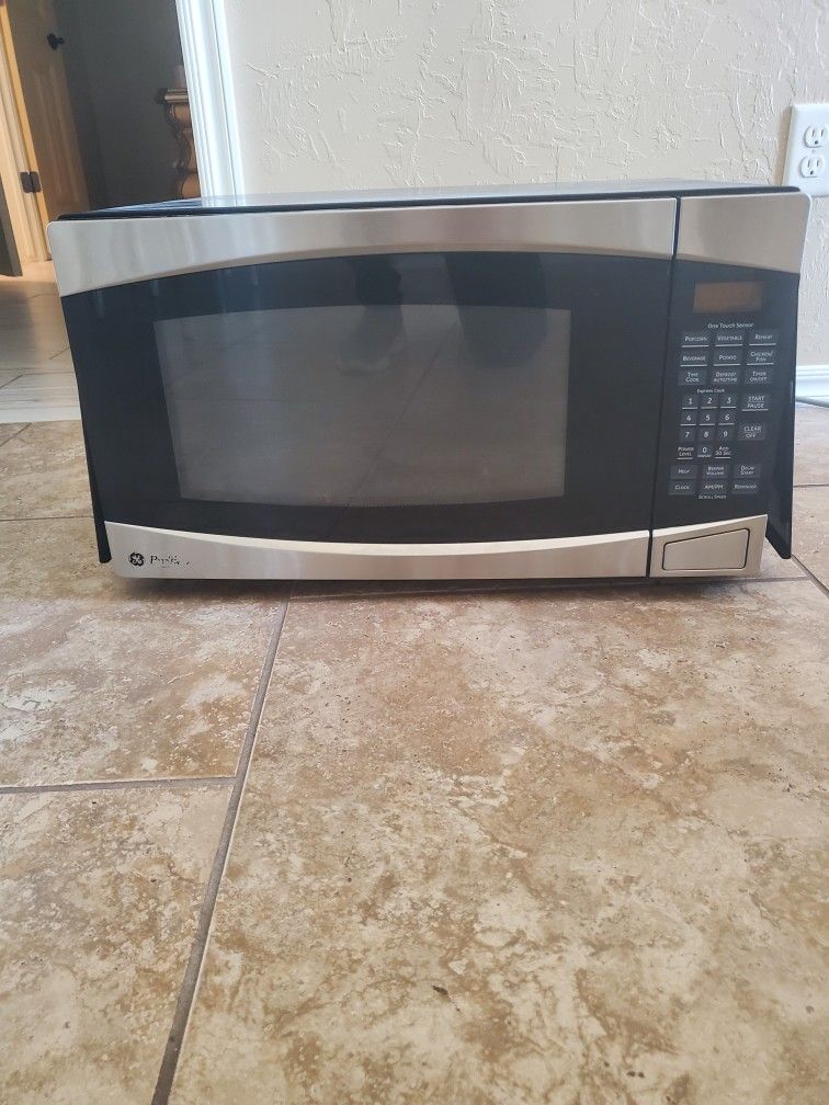 GE Large Microwave 