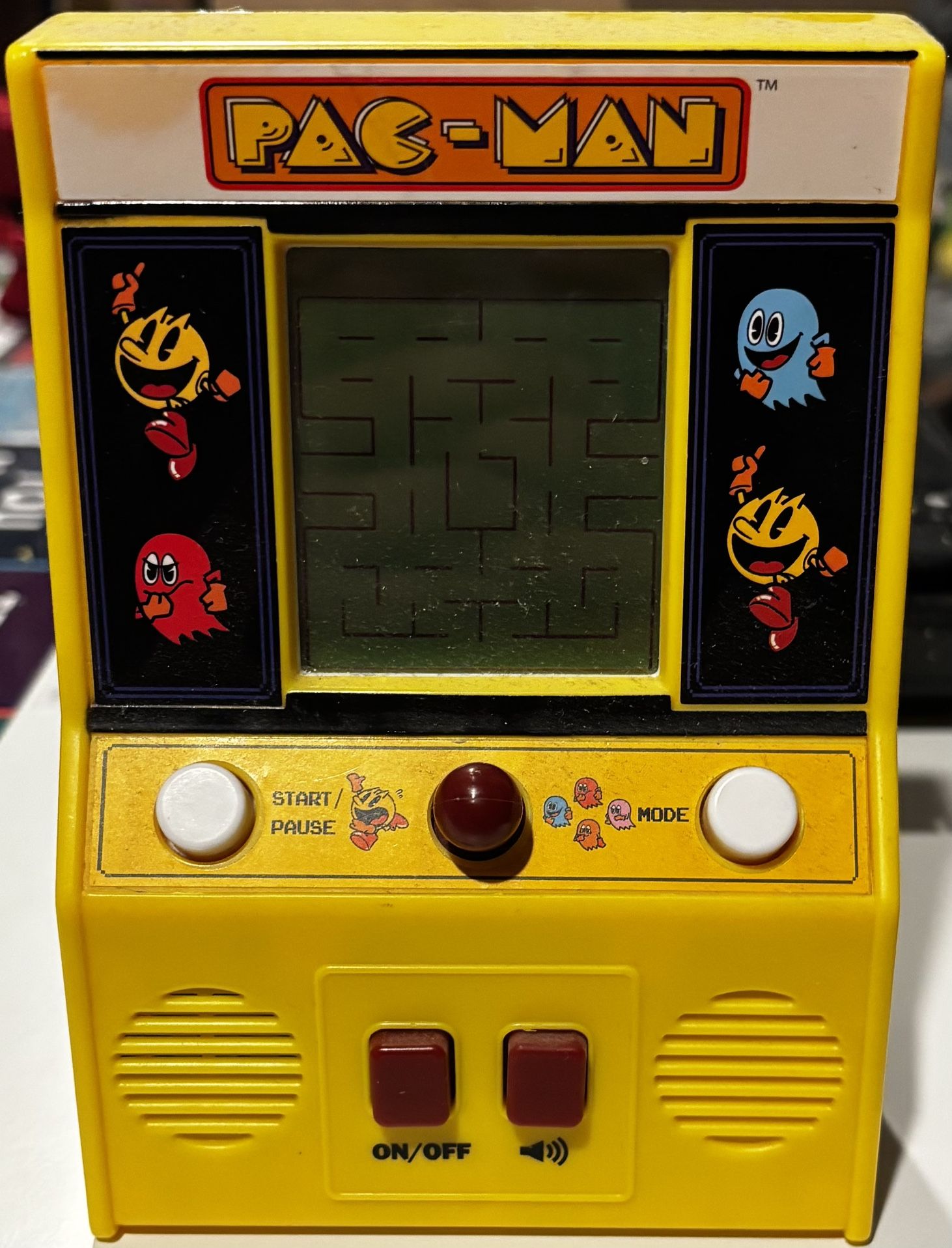 Bandai Namco, Yellow Mini PAC-MAN Handheld Arcade Machine