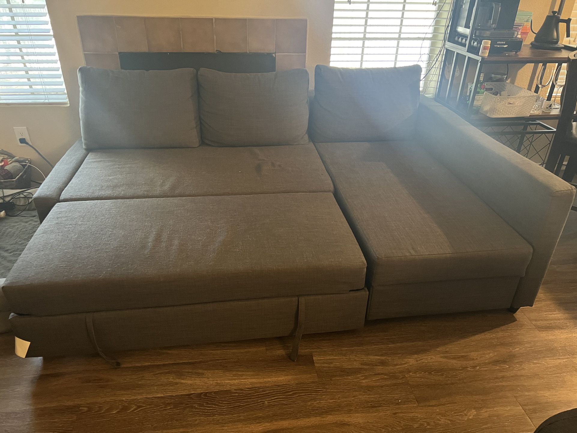 IKEA Couch  FRIHETEN