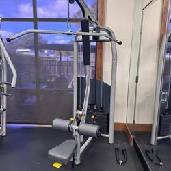 Magnum E Series Lat Pulldown