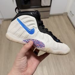 Nike Foams White And Blue