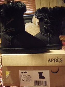 New baby girl boots size 7 c