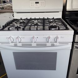Frigidaire Gas Stove W/ 5 Burners 
