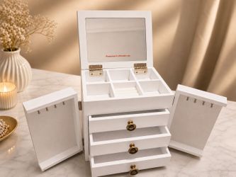 Jewelry box