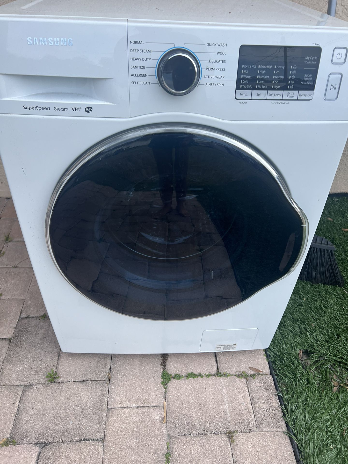 2.2 cu.ft. Compact Front Load Washer 2021