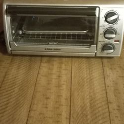 Bland and Decker Toaster Oven
