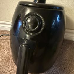 Small air fryer- Great For Studio Apt!