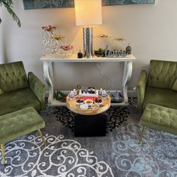 2 Chairs with Leg Rests