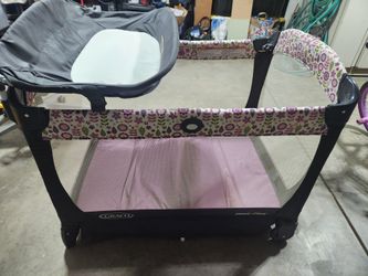 Baby crib