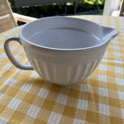 NEW White 2qt Batter Bowl