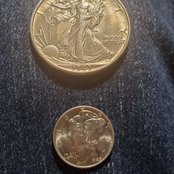 E3SX4325 LOT OF 2 UNCIRCULATED WWII COINS GOLD TONE HALF DOLLAR AND MERC DIME