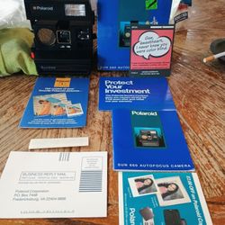 Polaroid Sun 660 Autofocus Instant Land Camera w/ Strap, Box & Paperwork
