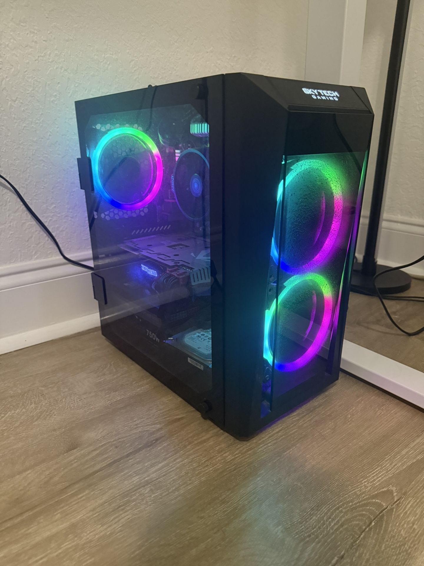 SkyTech Gaming Desktop Computer RTX 2070 Super - Ryzen 5 3600 - 16gb DDR4 Ram