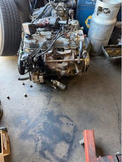 Toyota 22RE fuel injected engine