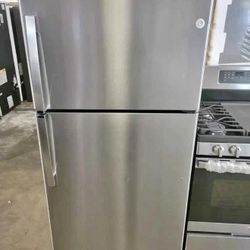 GE Refrigerator 