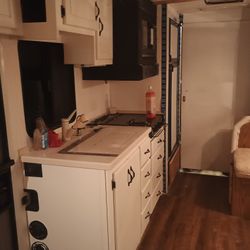 1996 Air Stream RV 454 Big Block Less Than 40,000 Original Miles Brand New Michelins All The Way Around Even The Spare Everything Works Good Shape Ver