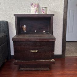 Night stand 
