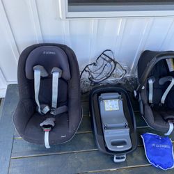 Newborn and 18mo maxi cosi car seats and isofix base