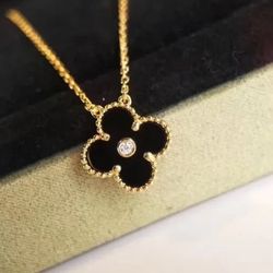 🎁Van Cleef & Arpels🎁 black necklace 