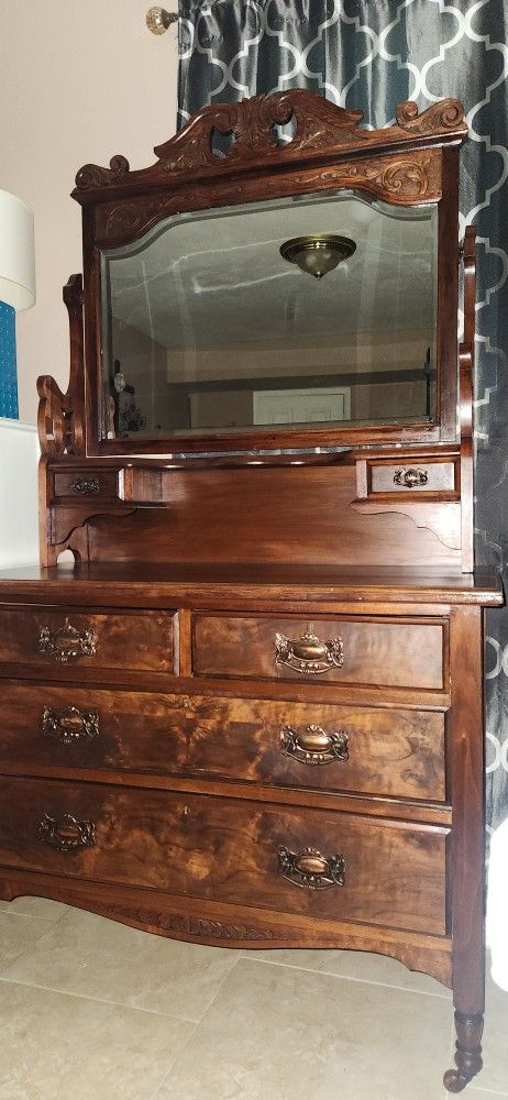 4 Drawer Dresser With Mirror Vintage