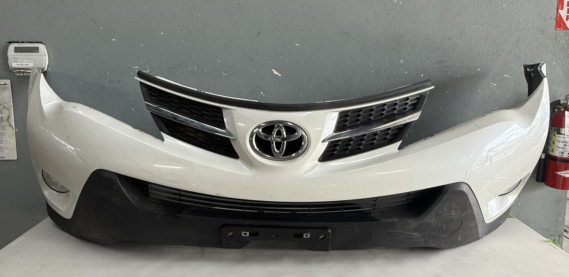 2013-2015 Toyota RAV4 front bumper assembly