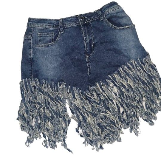 Denim Fringe Shorts Brand Dodo Denim size large
Model: DWP-2902
Condition: Good