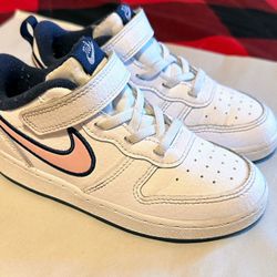 Nike Girls Court Borough Low 2  Size 10C