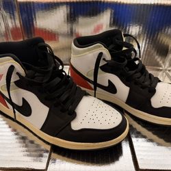 Jordan 1 Mid