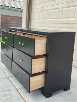 Free Delivery Included Black 6 Drawer Dresser
