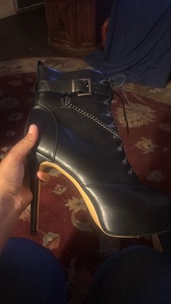 High heel boot