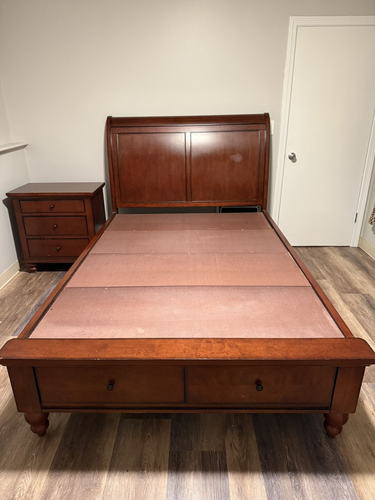 Cambridge Full Sleigh Platform Storage Bed With 3 Drawer Night Stand And 9 Drawer Dresser